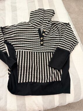 Black and White Striped Hoodie Pullover Long Sleeve Top
